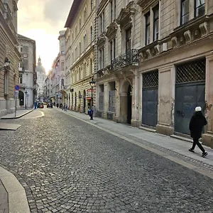  Apartment Walkway Deluxe